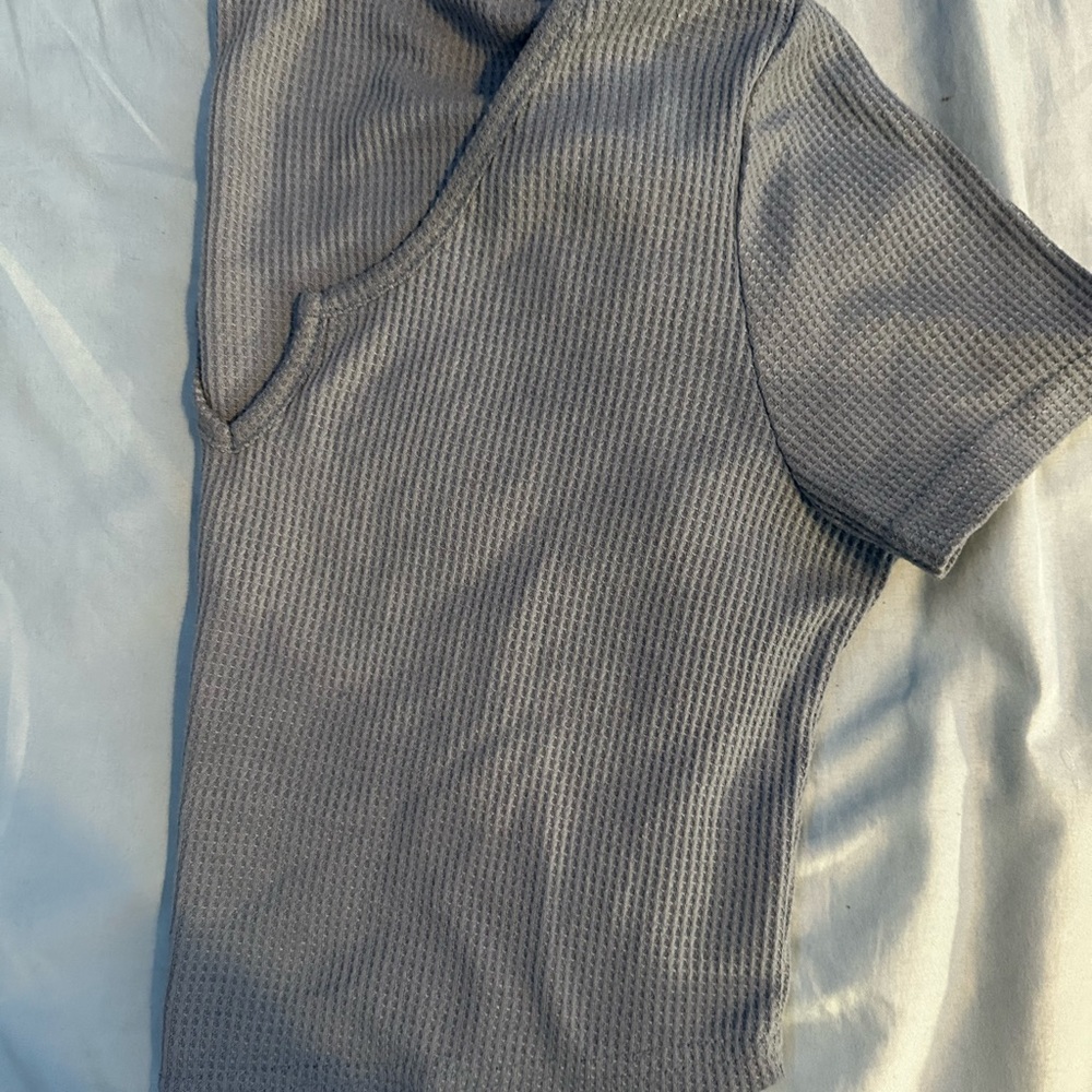 Xs/ small shirts fits small